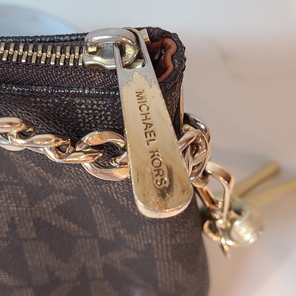 Michael Kors Trisha Brown Crossbody Bag 8" x11" x 3" GUC - Picture 5 of 13